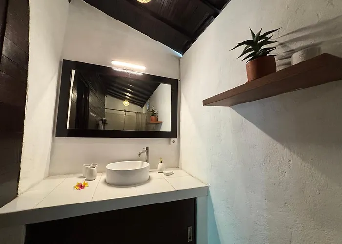 Lumbung Sari - Tropical Balinese Experience *