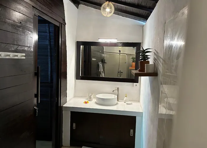 Lumbung Sari - Tropical Balinese Experience فيلة تْشانغو