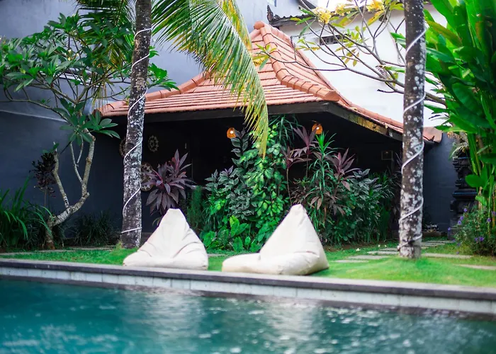 Lumbung Sari - Tropical Balinese Experience فيلة